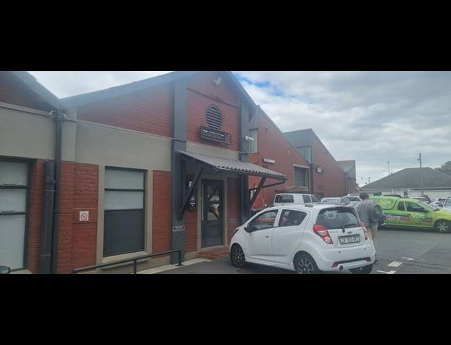 BUSINESS PROPERTY TO RENT IN MOWBRAY